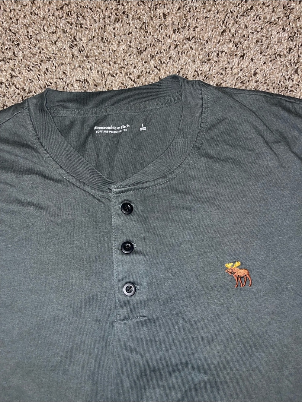 Abercrombie & Fitch Men's Forest Green Short-Sleeve Henley with Moose Embroidery